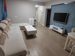 新沂建邺路锦绣华庭锦绣华庭高层电梯，钟吾隔壁，出行方便。出租房源真实图片