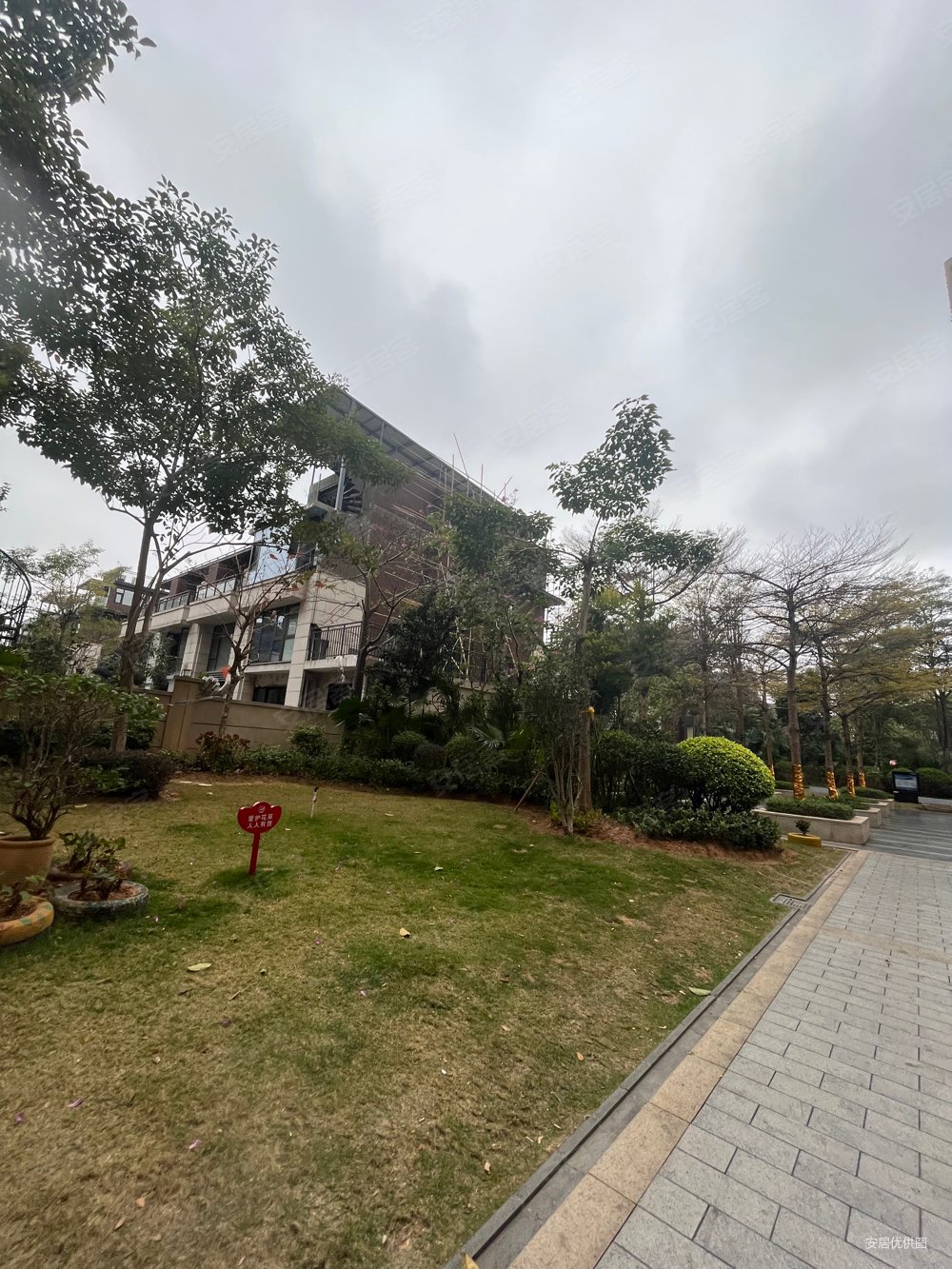 南部湾万科城(四期)4室2厅2卫111.2㎡南北260万