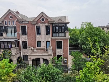 新虹桥君悦湾墅怎么样,新虹桥君悦湾墅周边房产中介经纪人评价-上海