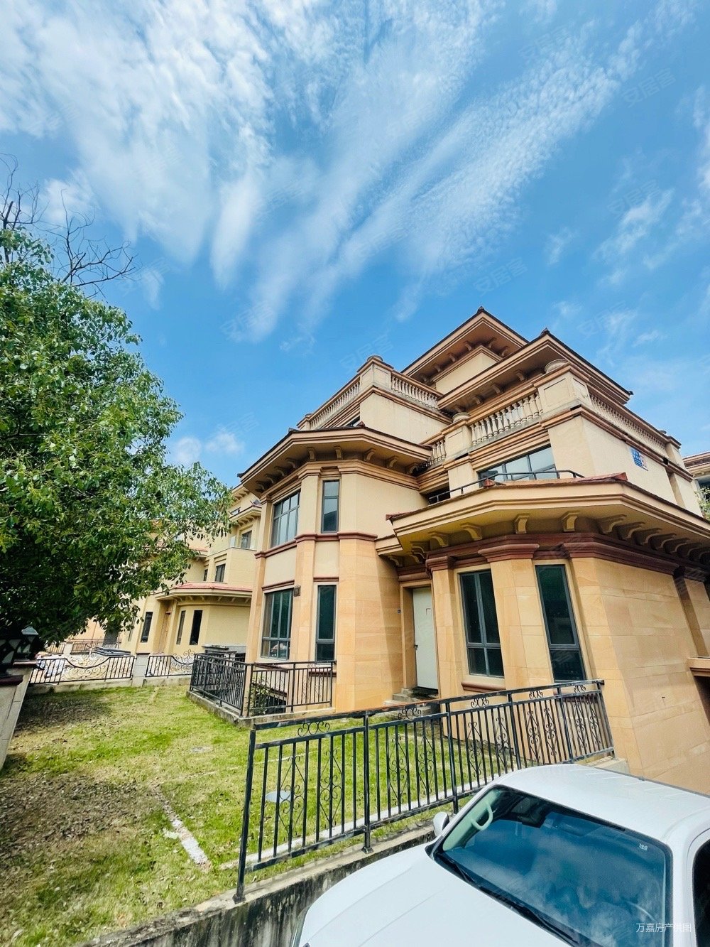 安特紫荆城(别墅)7室4厅5卫530㎡南1250万