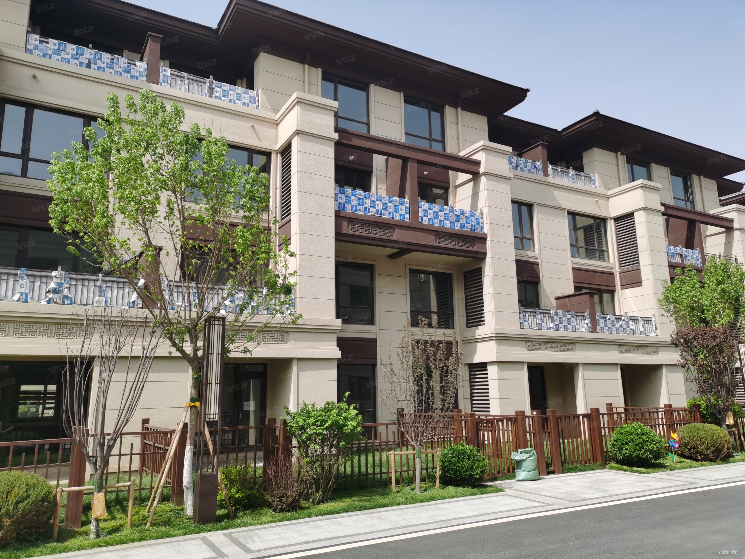 99万叠拼别墅送车位花园 露台 高品质小区,世茂国风龙院二手房,103万