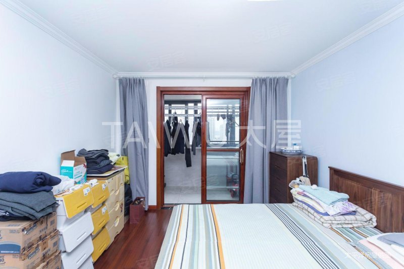 医疗配套成熟 产权清晰 装修好 购物方便 朝南,上海大众汽车公寓二手