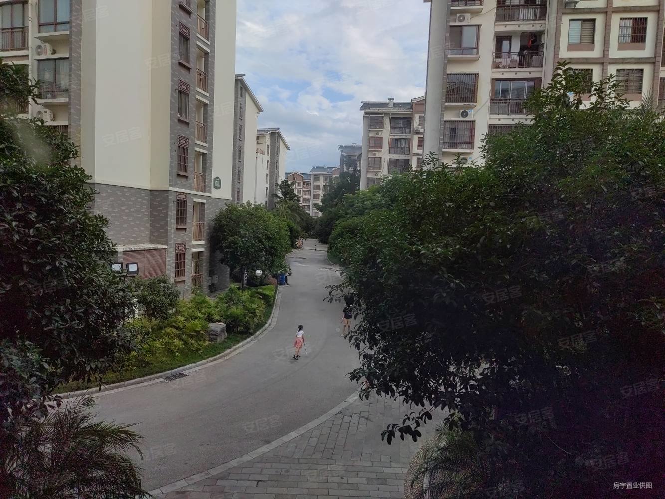 送家具家电拎包入,冠泰水晶郦城二手房,75万,3室2厅,1卫,102平米-桂林