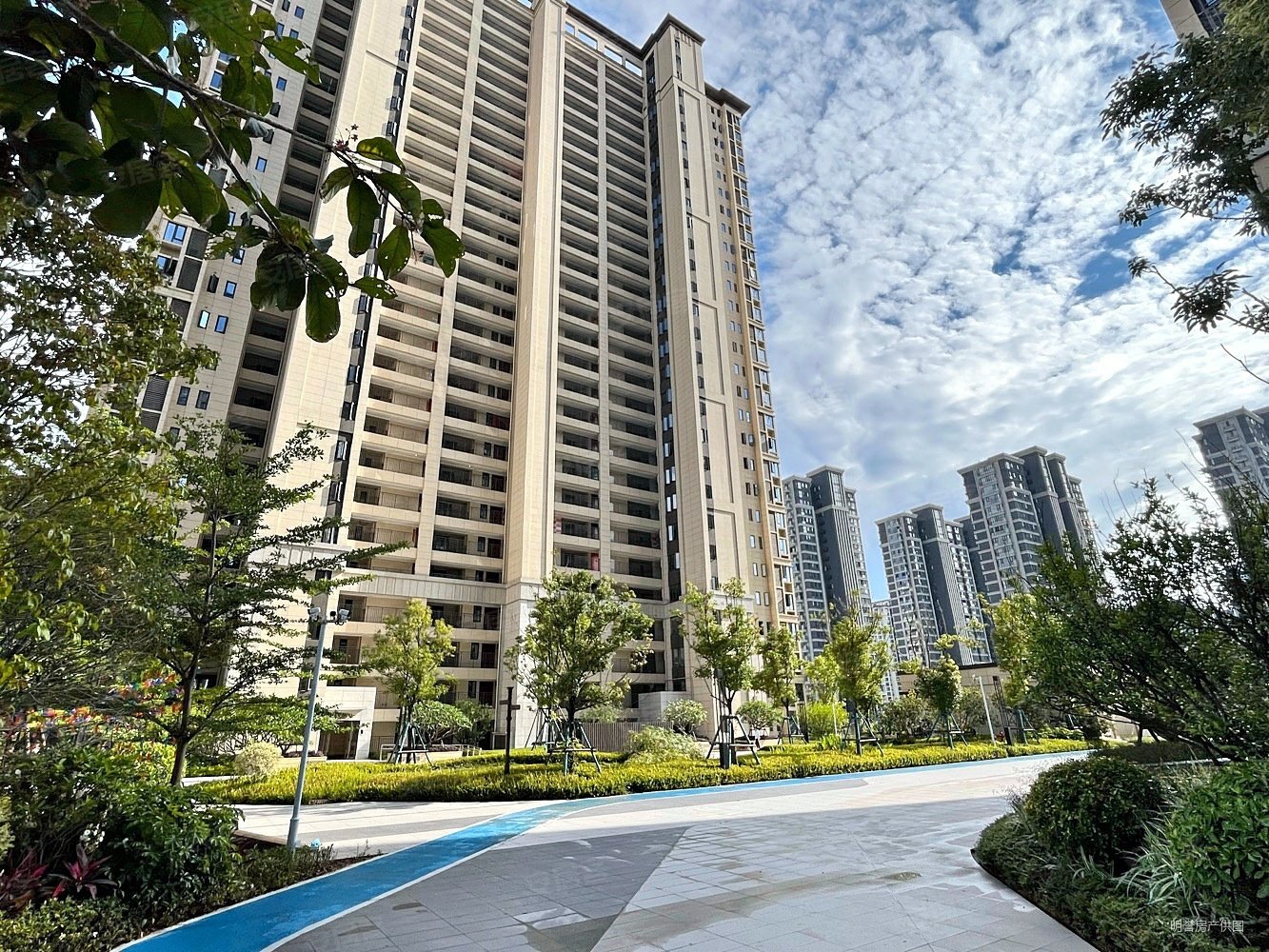 有证东二环世茂云潮电梯高层3房朝南无遮挡采光好随时看