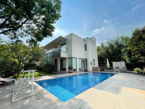 上海青浦徐泾居礼别墅新出好房,居礼别墅,价格便宜,带私家泳池,精装修