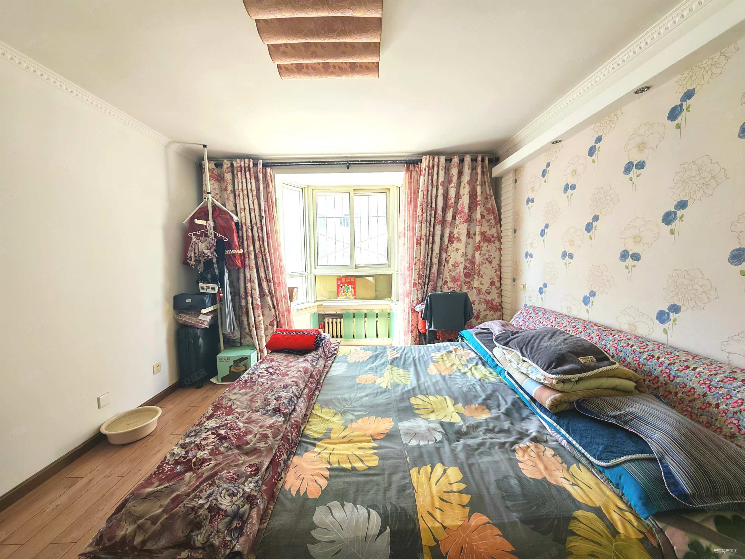 龙源叠翠3室2厅2卫147.81㎡南北76万