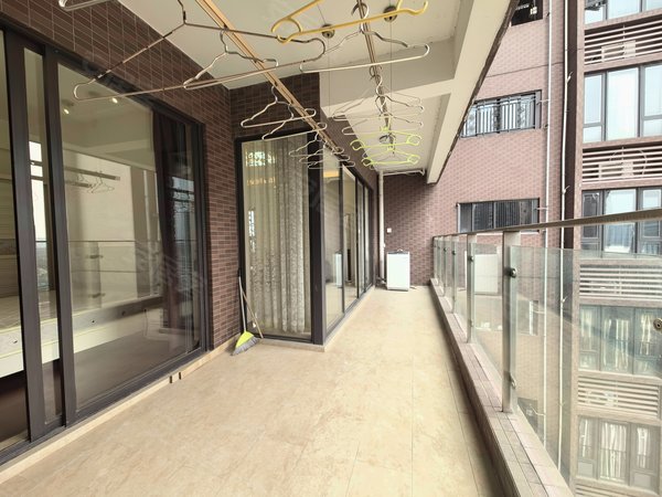 萝岗租房,新福港鼎峰 4室2厅2卫 电梯房 配套齐全 南北通透,黄埔租房