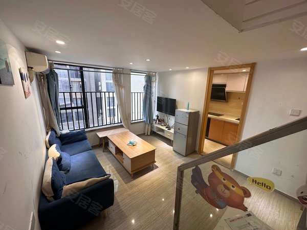 广州白云金沙洲万益广场(一三期)万益广场 东南向2房 小区楼下便民车