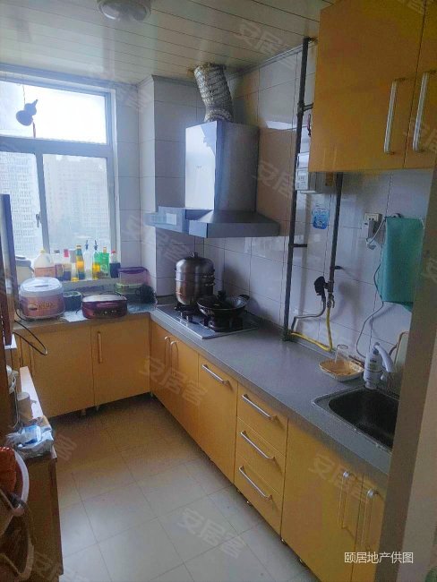 电子正街圣都大厦精装1梯2户南北通透