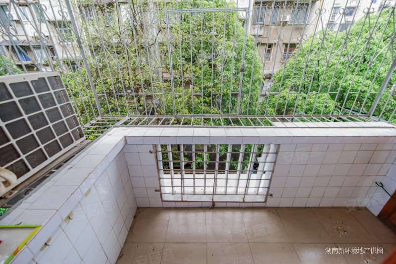 韶山南路 中心医院 路桥宿舍 南北通透 低楼层三房