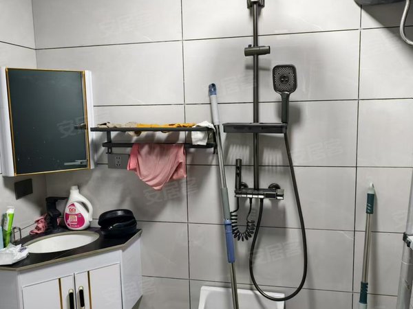 毕节织金织金城区万都时代广场织金宝桢湖附近3室电梯房急租出租房源