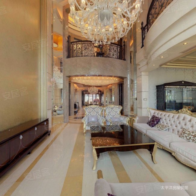 大华板块顶楼大复式 精装南北通四房 买壹层送壹层 诚意出售,康泰新城