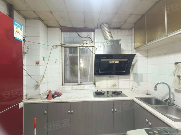 重庆渝北龙溪丽景雅苑大龙山轻轨站旁 丽景雅苑 电梯三房 精装住家