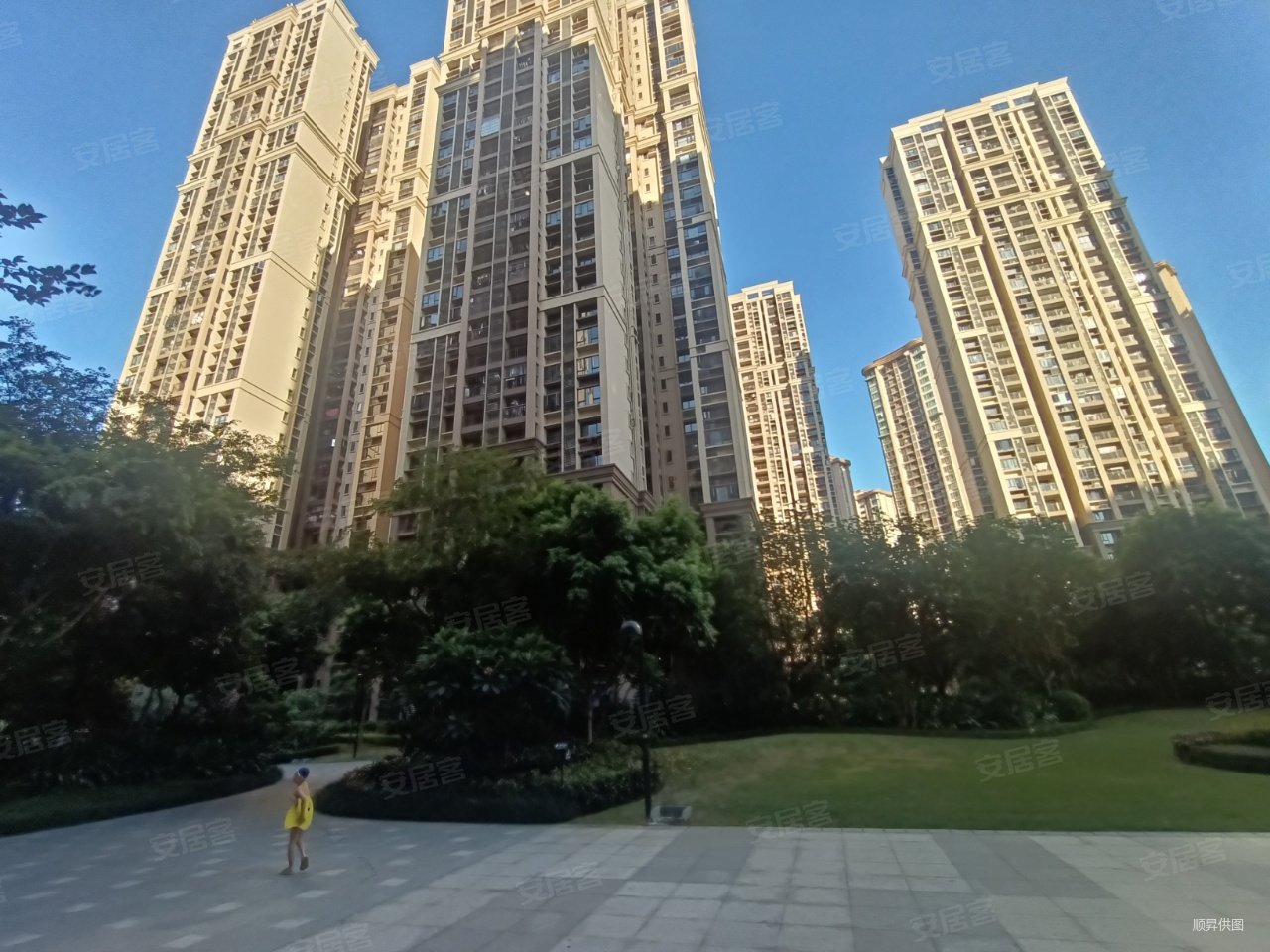 雅居乐剑桥郡城家3室2厅2卫104.48㎡南145万