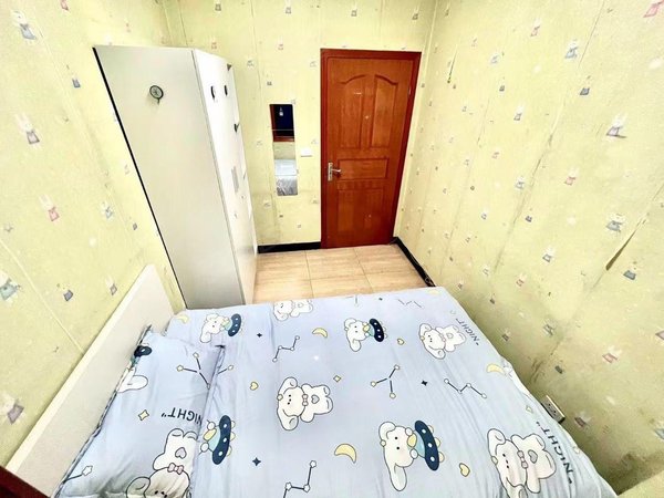 重庆渝中朝天门庆隆海客瀛洲来福士 温馨小单间 几张出租 押一付一