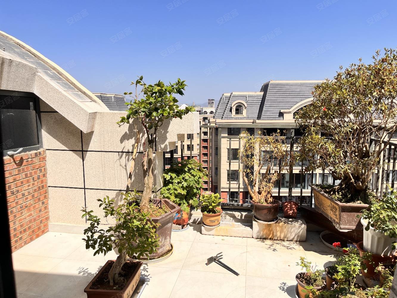 合景启城3室2厅2卫260㎡东西236万