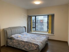 韶关武江新城区保利中瑞花园 拎包入住4室2卫 保利广场后面 租2399元出租房源真实图片