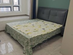 金坛东城华润商业大厦融创主卧室出租。只要700块钱有无线网,有厨房可以做饭。出租房源真实图片