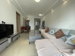 北海银海万达广场吾悦华府 三房精装 17楼 拎包入住 三个月 3000元每月出租房源真实图片