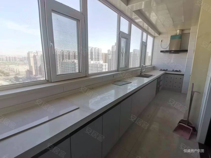 出售通达街御龙苑近地铁有电梯商圈成熟产权清晰