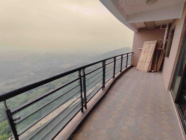 南宁青秀仙葫天池山天池山 4室2厅2卫 精装修 电梯房 南北通透出租