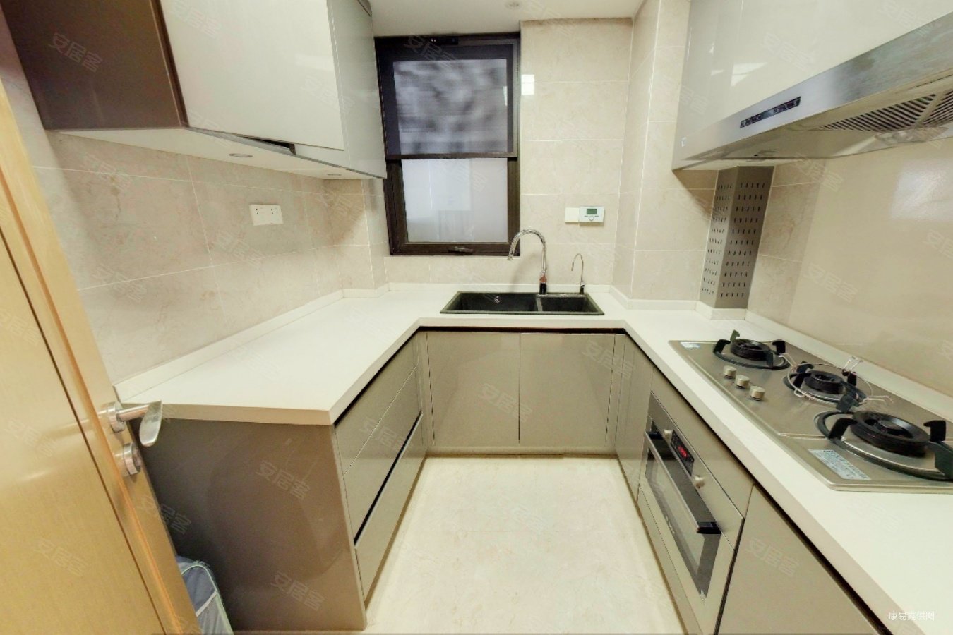 旭辉铂悦秦淮 一线河景房 精装三室 新空未入住 近南站 诚售