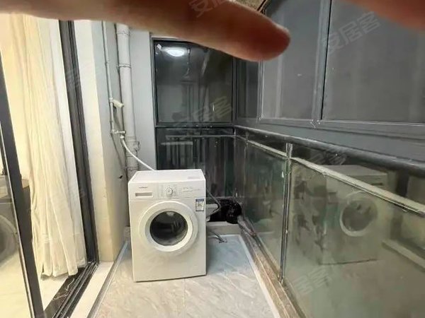 上海浦东南汇周边馨悦名邸馨悦名邸 2室2厅1卫 配套齐全 南北通透