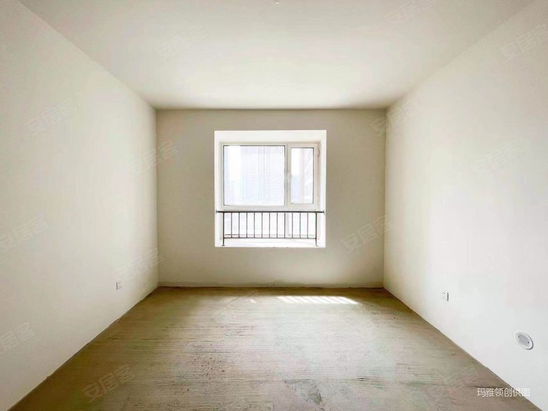 雁滩万达枫叶国际 三室两厅 南北通透 毛坯房 产权清晰可按揭