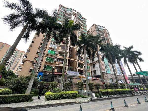 广州白云三元里金桂园金桂园 b区4房2厅2卫 南向望小区 家私家电齐全