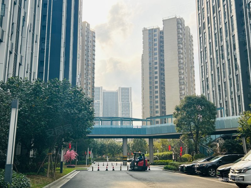 云谷复式公寓出租,拎包入住,民用水电