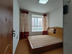 阜宁阜宁开发区金沙湖可短租半年，悦湖新城，电梯四室两厅双卫，拎包入住，包物业出租房源真实图片