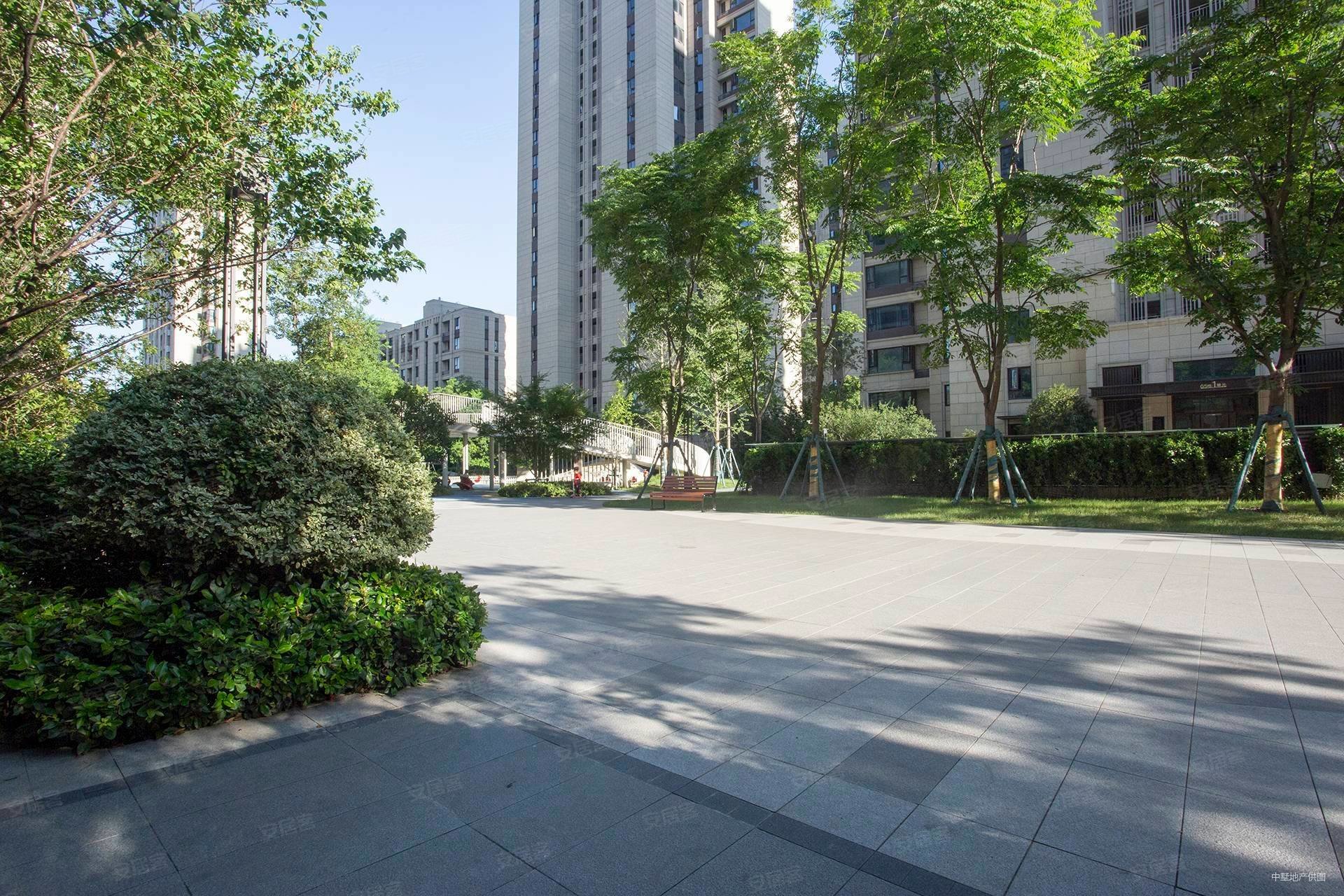 金辉枫尚3室2厅1卫98.46㎡南北145万