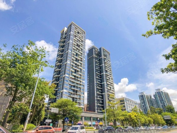 深圳宝安宝体名门华府1号线宝体地铁站精装修四房业主自住出租家电