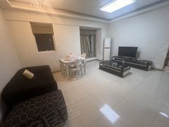 东莞黄江天虹星光城 精装修大两房 家私家电齐全 第一次出租出租房源真实图片