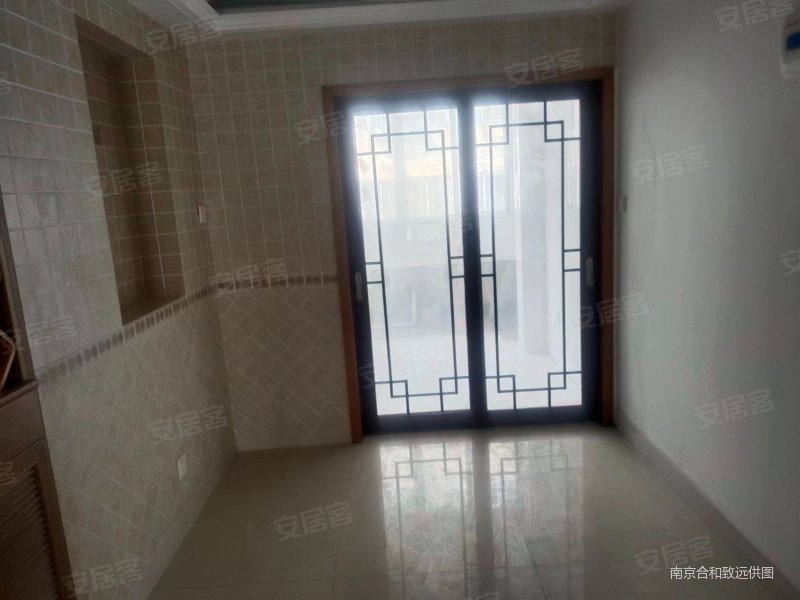 丽岛新城三楼诚售,看房有钥匙,价格可谈