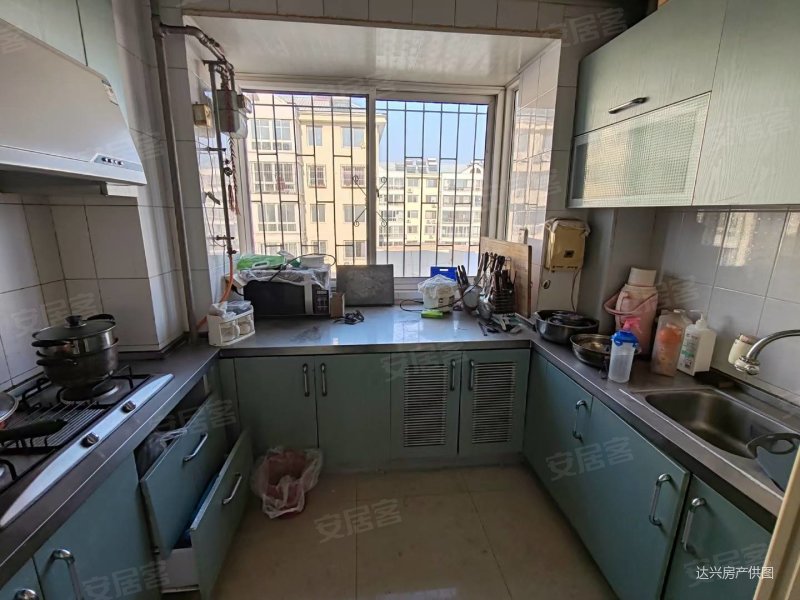 利园小区三室朝阳通透户型带下房老本