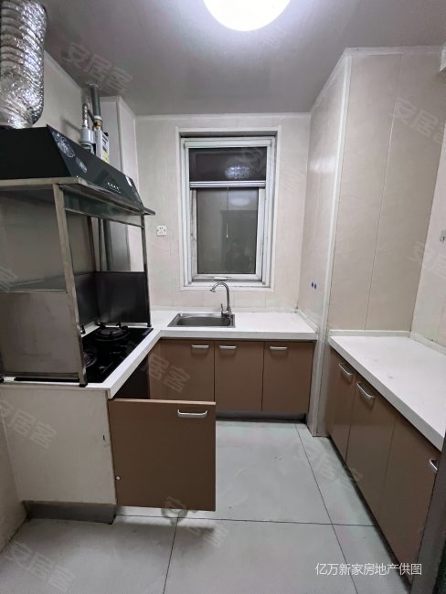 合盈园南北通透商业配套成熟满集中供暖小三居