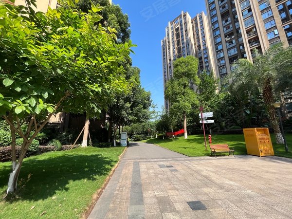 重庆北碚蔡家中庚城f组团整租 中庚城两室两厅一卫出租房源真实图片