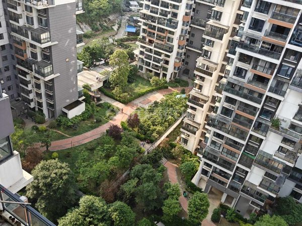 贵阳花溪花溪公园溪山御景溪山御景精装2室77平1500 押一付三出租房源