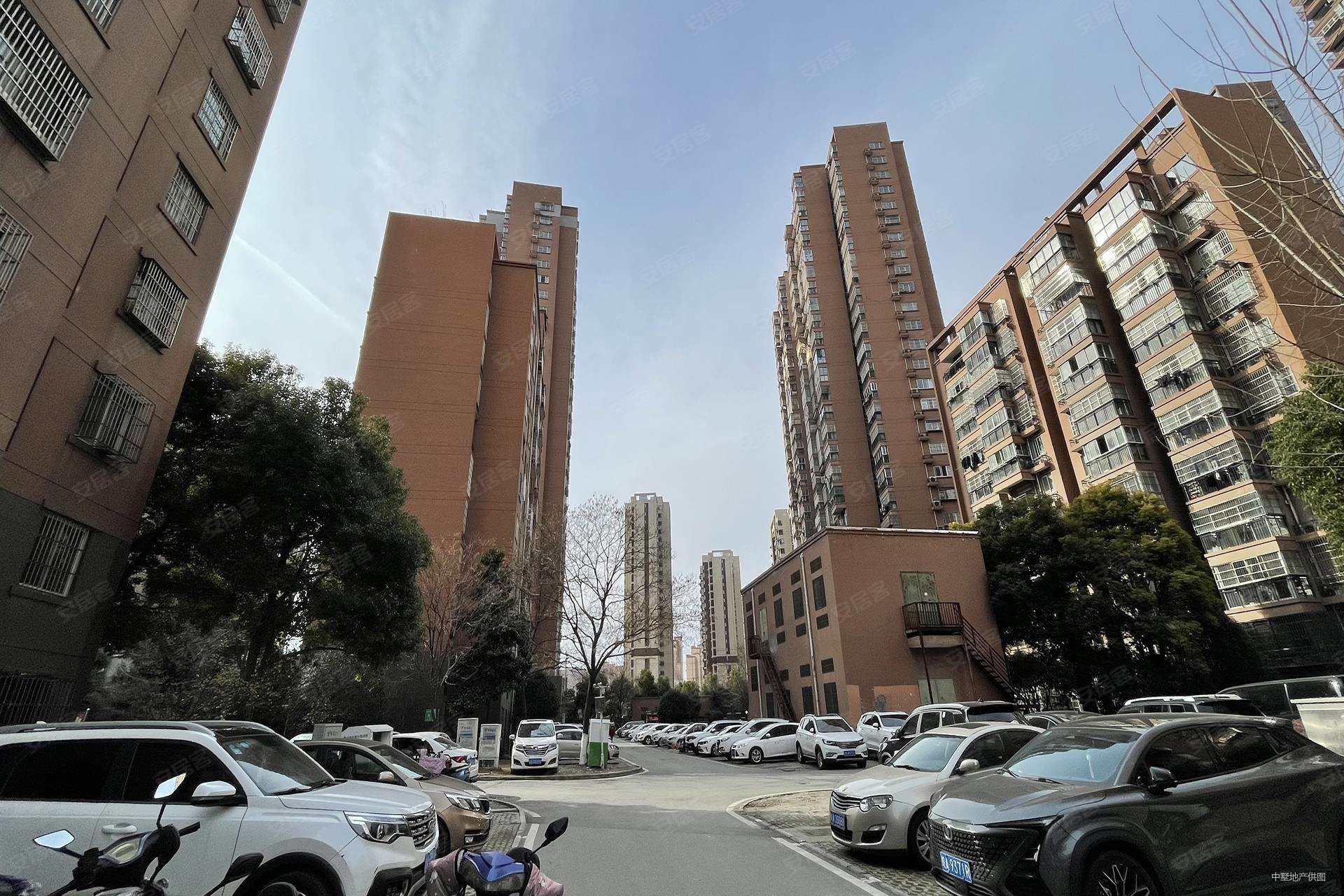 合肥房产网>合肥二手房>瑶海二手房>保利东郡二手房>新海家园(c区)>