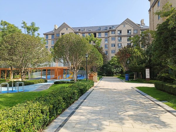 昆明官渡新亚洲体育城俊发滇池one9组团伯克郡滇池one生态半岛花园