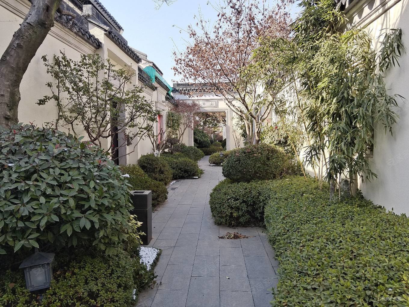 融创揽月府小区中间位置南入户苏式园林房本满两年有钥匙