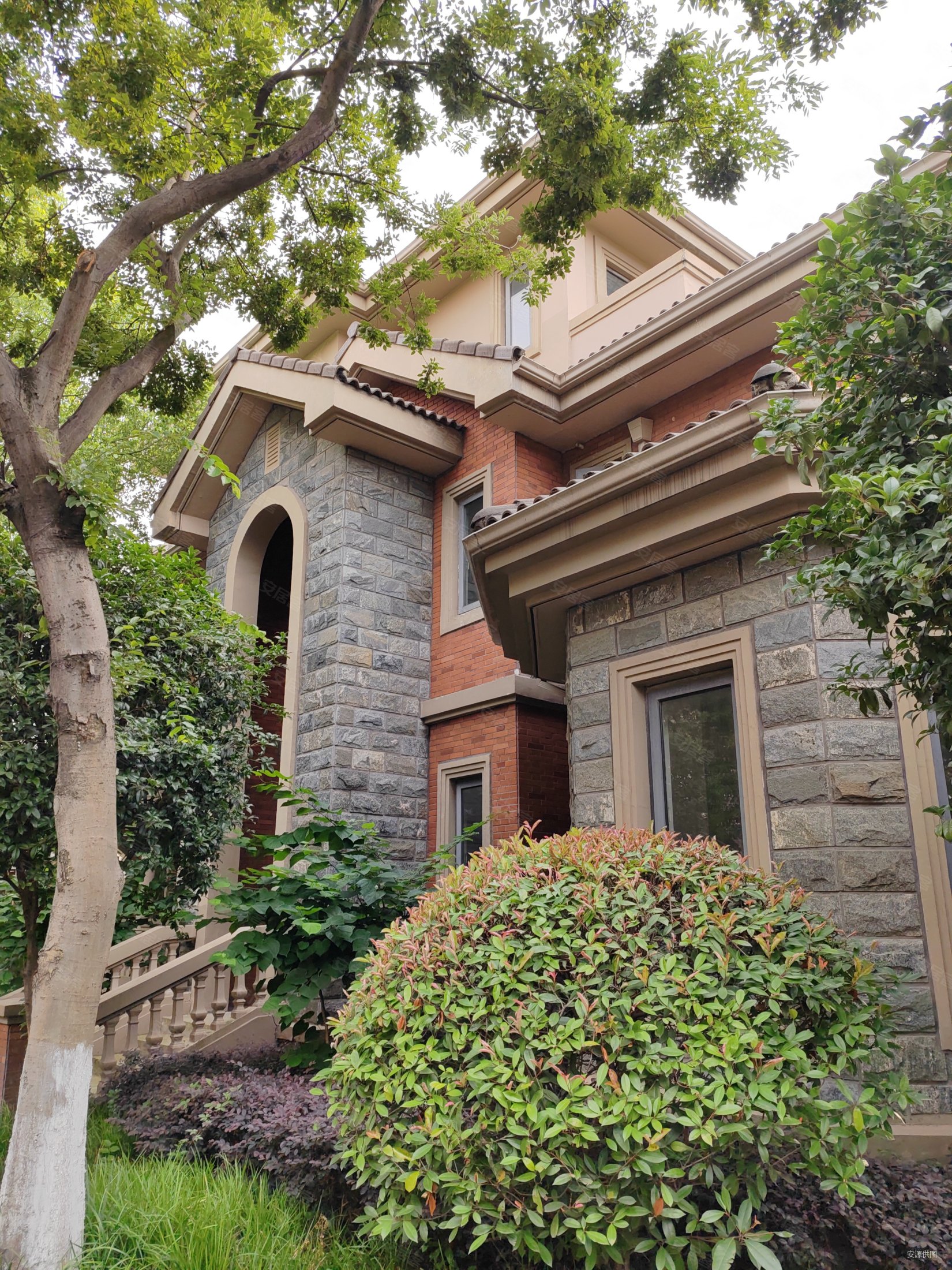 美林湖(别墅)5室2厅4卫640㎡南北1800万