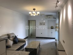 桂林象山中山南路60平 电梯房 一室一厅 精装 随时看房出租房源真实图片