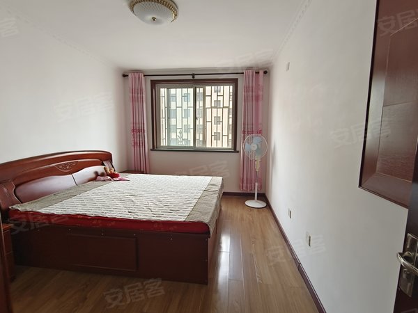 青岛即墨开发区龙山花园(精装初次出租)龙山花园2室南北通透配套齐全