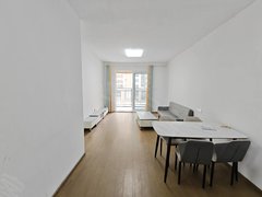 武汉汉南汉南城区兰亭风华 小区旁就是地铁站出行方便 压一付一包宽带免中出租房源真实图片