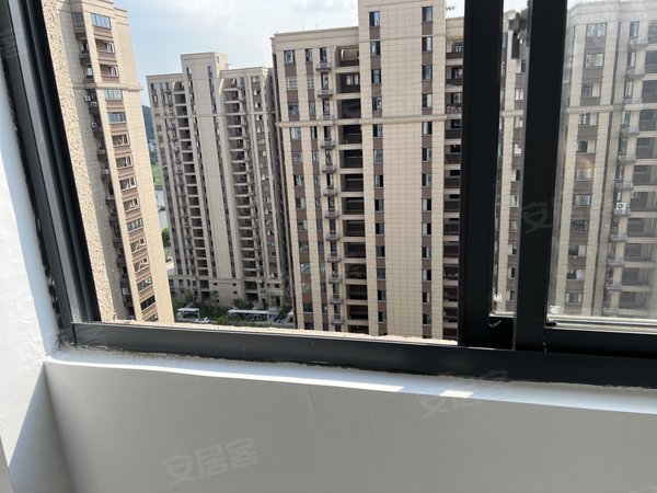 绍兴柯桥柯岩育红新景园距柯岩附近,两室一厅,名用水电,干净整洁,随时