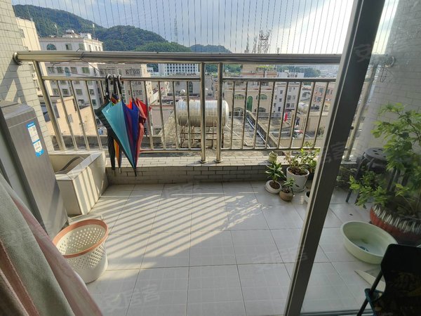 深圳宝安石岩梨园新村(石岩)石岩罗租中心村 电梯高层大两房两厅 带