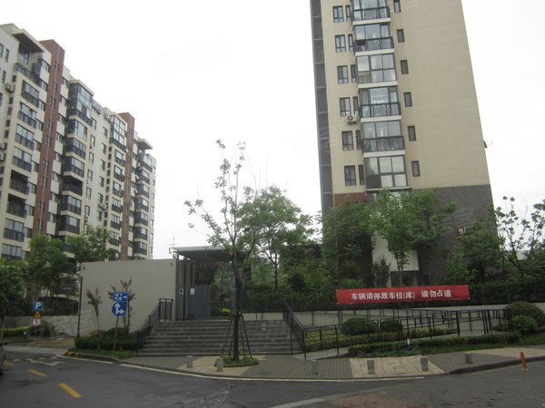 万科魅力之城 3室2厅2卫 电梯房 豪华装修 140平米,城阳租房-青岛58