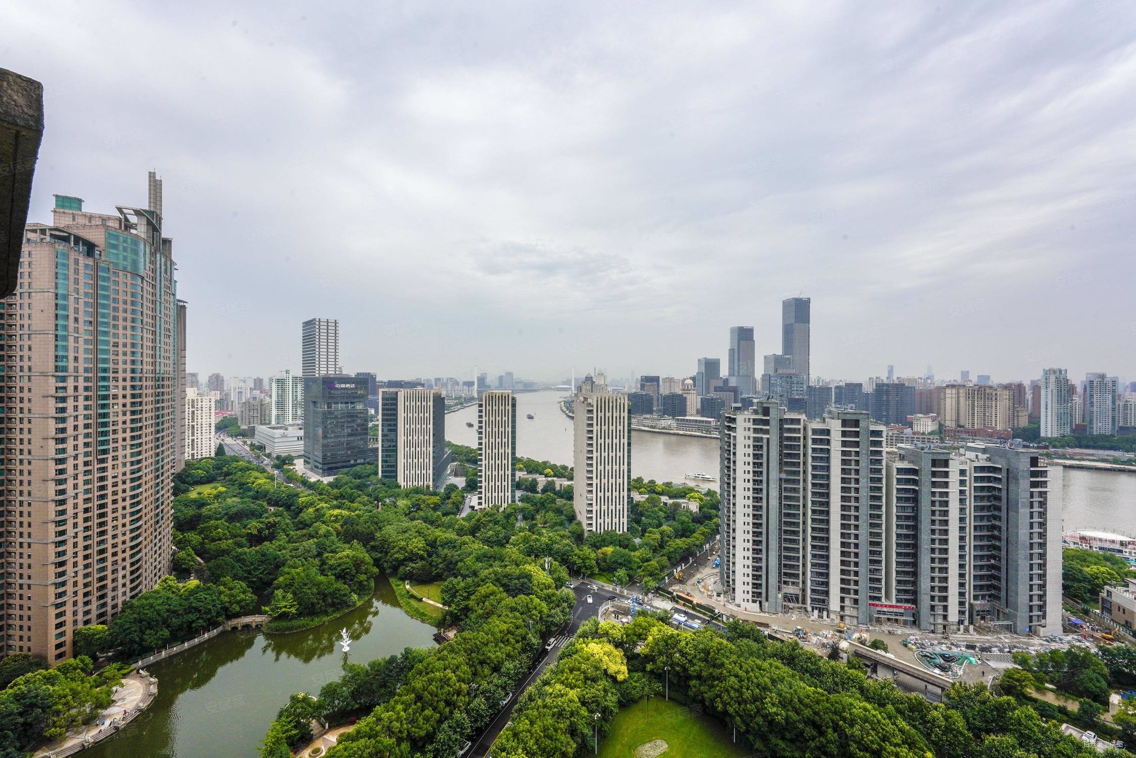 世茂滨江花园北区小区绿化高精装可拎包入住满五